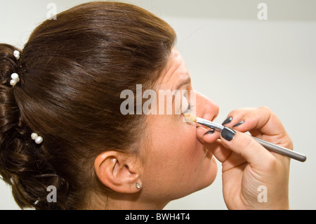 Close up portrait of horizontal d'une femme qui a son make-up fait. Banque D'Images