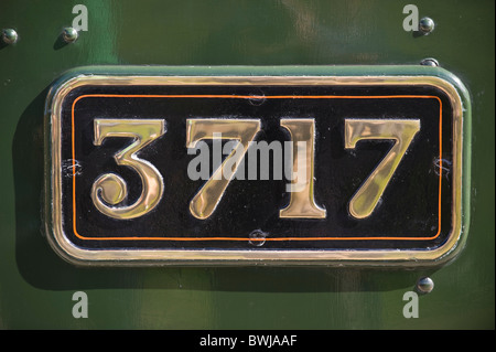 La plaque de numéro de laiton Ville de Truro 3717 GWR 3700 3440 classe la première machine à vapeur d'atteindre une vitesse de plus de 100mph en 1904 Banque D'Images