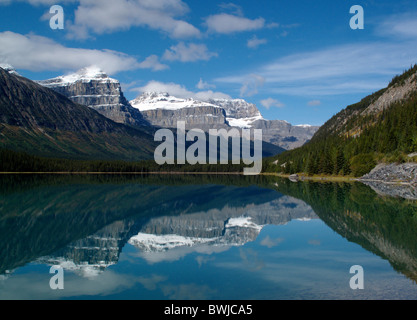 Le Lac de la sauvagine dans le parc national Jasper, dans les Rocheuses canadiennes en Alberta Banque D'Images