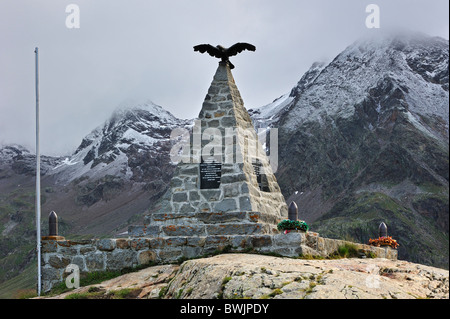 Première Guerre Wold Un memorial le long du col Passo di Gavia dans les Alpes italiennes, Lombardie, Italie Banque D'Images