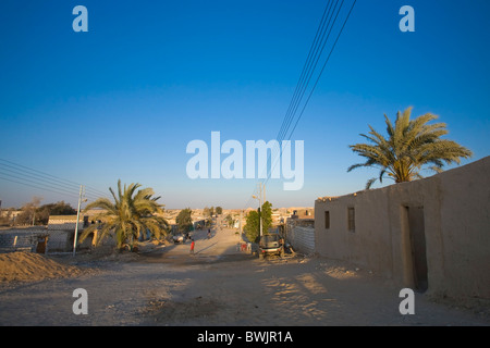 Les enfants, Qasr Al Farafra Oasis Farafra, Village, Egypte Banque D'Images