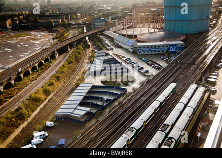 Southern Railway Station de train en direction de Battersea, sur la ligne de Brighton Banque D'Images