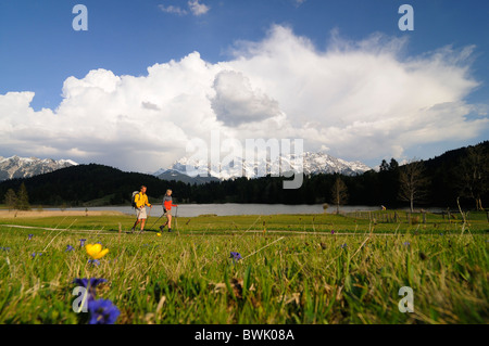 Deux randonnées au lac de Gerold, près de Klais, Haute-Bavière, Bavaria, Germany, Europe Banque D'Images