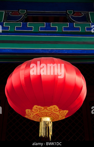 Lanterne chinoise rouge sur la porte principale tower, Xi'an, province du Shaanxi, Chine Banque D'Images