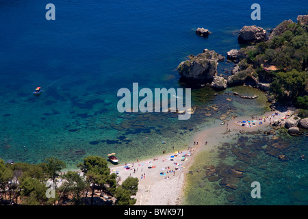 Isole Bella, plage de Taormina, province de Messine, Sicile, Italie, EuropeIsole Bella, plage de Taormina, Sicile, province de Messine Banque D'Images