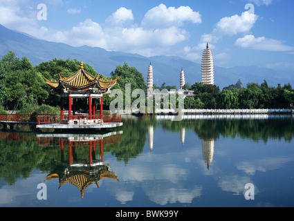 Asie Chine Yunnan province Dali town city Chong Sheng temple des Trois Pagodes de San ta si lac pavilion étang par Banque D'Images