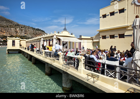 Bar à Marina Club, Mondello, Palerme, Sicile, Italie Banque D'Images