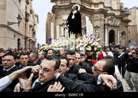 Statue de Saint, Dieu procession vendredi, Trapani, Sicile, Italie Banque D'Images