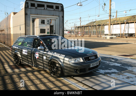 Embarquement en train d'Audi Eurotunnel Folkestone Banque D'Images