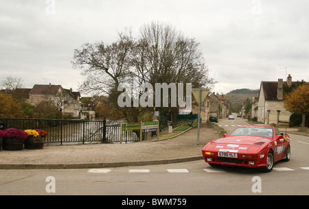 TVR arrivant à Chablis France sur le beaujolais Run Banque D'Images