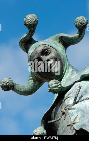 Le jester bronze statue à la Stratford upon Avon, Warwickshire, Royaume-Uni. Cette statue a été faite par James Butler R. A. en 1994. Banque D'Images