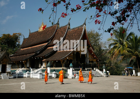 Asie Laos Wat Xieng Thong La ville de Luang Prabang Vat Xienthong Vihan Moines Temple Buddhism Banque D'Images