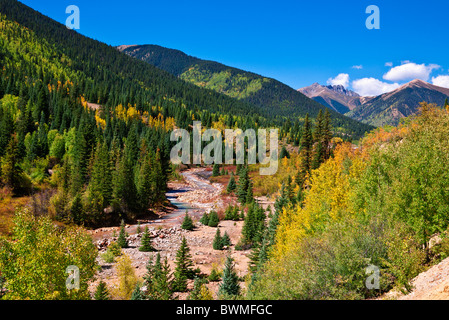 La couleur de l'automne sur le San Juan Skyway (route 550) près de Silverton, San Juan National Forest, Colorado Banque D'Images