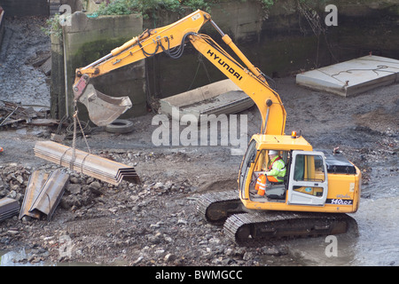 Les réparations à l'accès au seuil du verrouillage de la Tamise, Brentford Banque D'Images