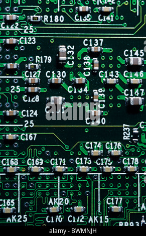 Vue rapprochée d'un circuit intégré à partir d'un ordinateur. Banque D'Images