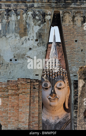 Wat Si Chum Sukhothai - Banque D'Images