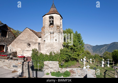 L'église et le cimetière d'Estaís. Pallars Sobira. Catalunya. Espagne Banque D'Images