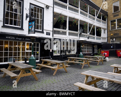 Le Pub George est le seul relais répartis sur 2 étages. Le Pub George, arrondissement, Londres Banque D'Images