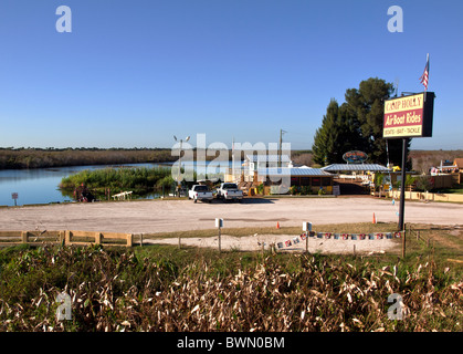 Holly Camp Camp de Pêche et des virées en bateau sur la partie supérieure de la rivière St-Jean au Comté de Brevard en Floride Banque D'Images