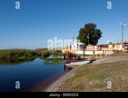 Holly Camp Camp de Pêche et des virées en bateau sur la partie supérieure de la rivière St-Jean au Comté de Brevard en Floride Banque D'Images