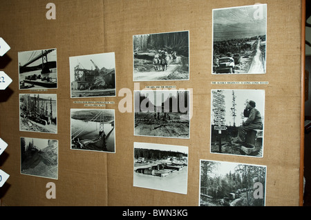 Photographies historiques au musée de la Chapelle de la Sainte-Croix, fort St. John, Colombie-Britannique, Canada. Banque D'Images