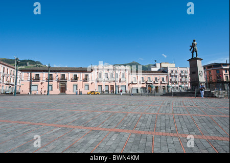 Plaza Santo Domingo, Centre historique, Quito, Equateur. Banque D'Images