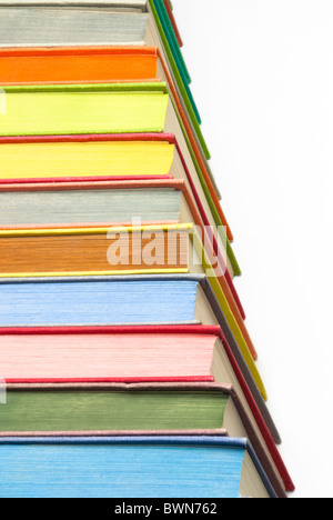 Pile de disque de couleur couverts utilisés books Banque D'Images