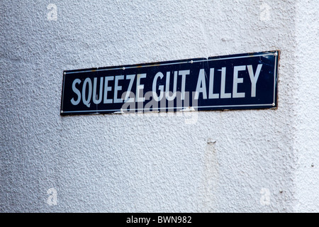 Plaque de rue, Squeeze Gut Alley, Whitstable, Kent, UK Banque D'Images