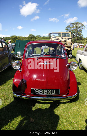 BMW ISETTA 300 VOITURE BULLE STAINDROP YORKSHIRE RABY CASTLE STAINDROP NORTH YORKSHIRE STAINDROP NORTH YORKSHIRE 22 Août 2010 Banque D'Images