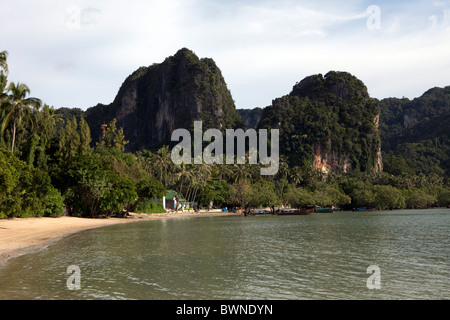 Une vue sur East Railay à Railay, Thaïlande Banque D'Images