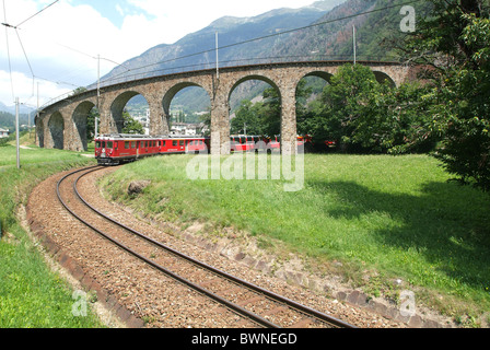 Suisse Europe Brusio Val Poschiavo canton Grisons Grisons Grisons Bernina Express chemin de fer rhétique Rh Banque D'Images