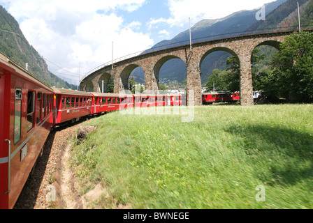 Suisse Europe Brusio Val Poschiavo canton Grisons Grisons Grisons Bernina Express chemin de fer rhétique Rh Banque D'Images