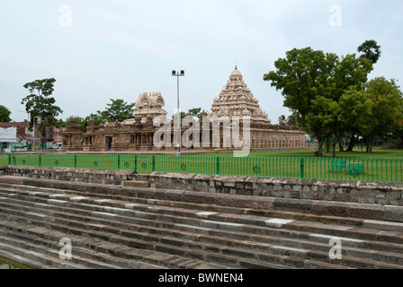 Le temple Kailasanatha avec réservoir en;Kanchipuram kancheepuram, Tamil Nadu, Inde. Banque D'Images