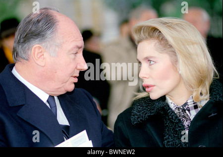 L'Aga Khan et son épouse la la bégum Inaara (anciennement Gabriele zu Leiningen) en France pour le Jour du Souvenir. Banque D'Images