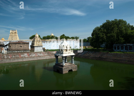 Le Temple Sri Ekambaranathar avec réservoir  ; représente la Terre (Prithvi),Linga Shiva;Saivite ; kanchipuram. Banque D'Images