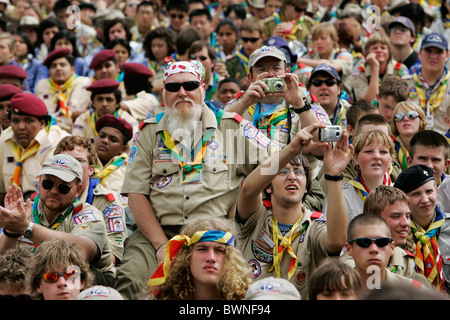 Les Scouts de l'USA inscrivez-vous d'autres nationalités à l'ouverture du 21e Jamboree Scout Mondial à Hylands Park Banque D'Images