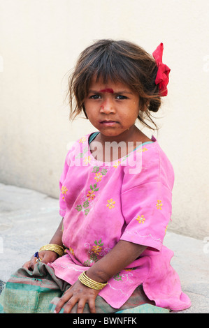 Les jeunes Indiens de castes inférieures pauvres street girl. L'Andhra Pradesh, Inde Banque D'Images