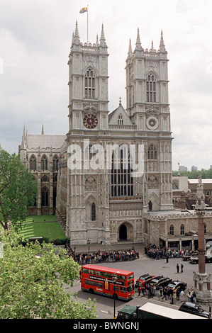 L'abbaye de Westminster, Londres, DURANT LE SERVICE D'ACTION DE GRÂCE POUR LA VIE ET L'ŒUVRE DE TED HUGHES, POÈTE OFFICIEL. Banque D'Images