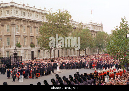 Anciens Combattants AU SERVICE DU JOUR DU SOUVENIR AU CÉNOTAPHE À LONDRES Banque D'Images