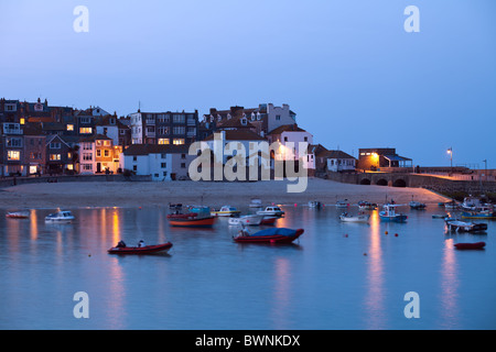 St Ives Cornwall en Angleterre au crépuscule Banque D'Images