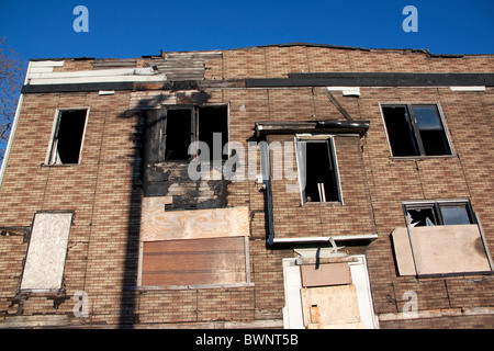 Immeuble d'appartements vacants brûlées Detroit Michigan USA Banque D'Images