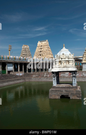 Le Temple Sri Ekambaranathar avec réservoir  ; représente la Terre (Prithvi),Linga Shiva;Saivite ; kanchipuram. Banque D'Images