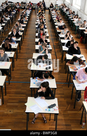 2010 Baccalauréat (équivalent à un britannique ou américain niveau diplôme d'études secondaires) Banque D'Images