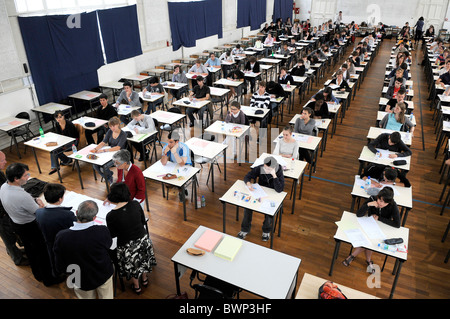 2010 Baccalauréat (équivalent à un britannique ou américain niveau diplôme d'études secondaires) Banque D'Images