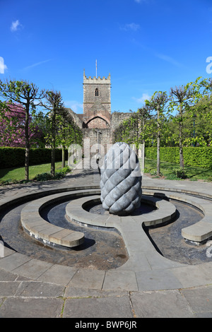 Les ruines de l'église St Pierre à Castle Park, Bristol. C'était une fois que la plus grande partie de Bristol, mais détruit lors de la DEUXIÈME GUERRE MONDIALE. Banque D'Images