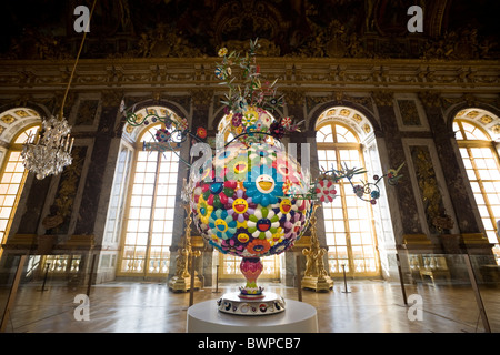 'Fleur Matango" : une oeuvre de l'exposition de 2010 Takashi MURAKAMI au château de Versailles. 'Fleur Matango'- Versailles Banque D'Images