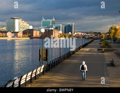 Salford Quays.journée d'hiver.Passerelle sur Trafford Wharf,aux côtés de Docks/Manchester Manchester Ship Canal, Salford, Greater Manchester Banque D'Images