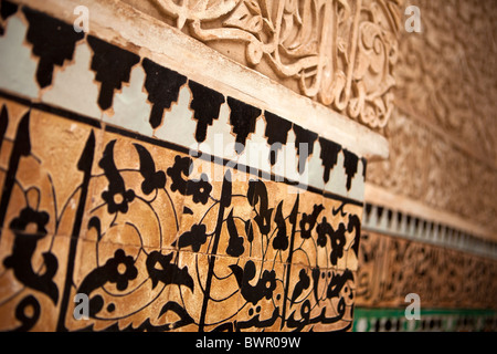 Détail architectural, Ali Ben Youssef Medersa (madrasa) Marrakech, Maroc. Banque D'Images