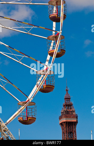 La tour de Blackpool et de la grande roue sur la pile centrale Banque D'Images
