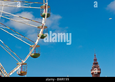 La tour de Blackpool et de la grande roue sur la pile centrale Banque D'Images